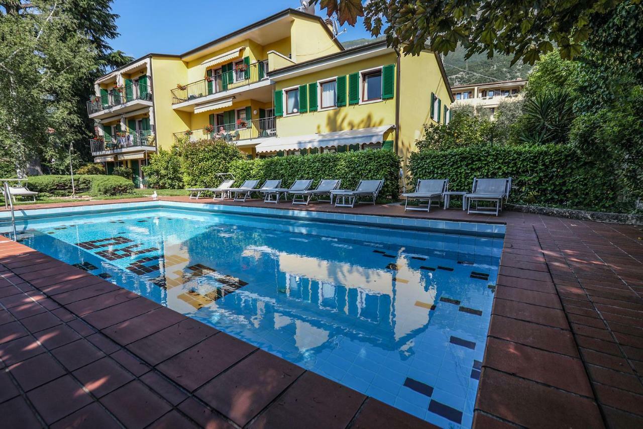 מאלצ'סינה Residence Il Cedro מראה חיצוני תמונה